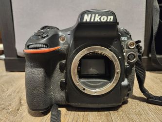 Nikon D810 DSLR 36.3MP with extras!