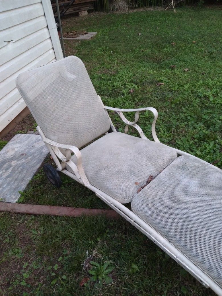 Vintage Outside Chaise