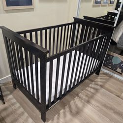 Delta children crib + mattress