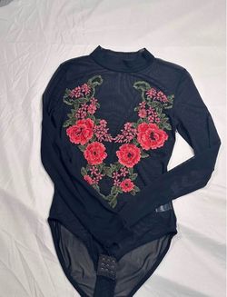 Black with red roses Body.