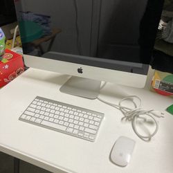 iMac Computer With Keyboard And Mouse