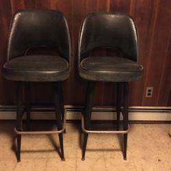 4 Bar Stools