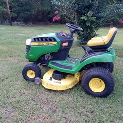 John Deere Riding Lawn Mower 