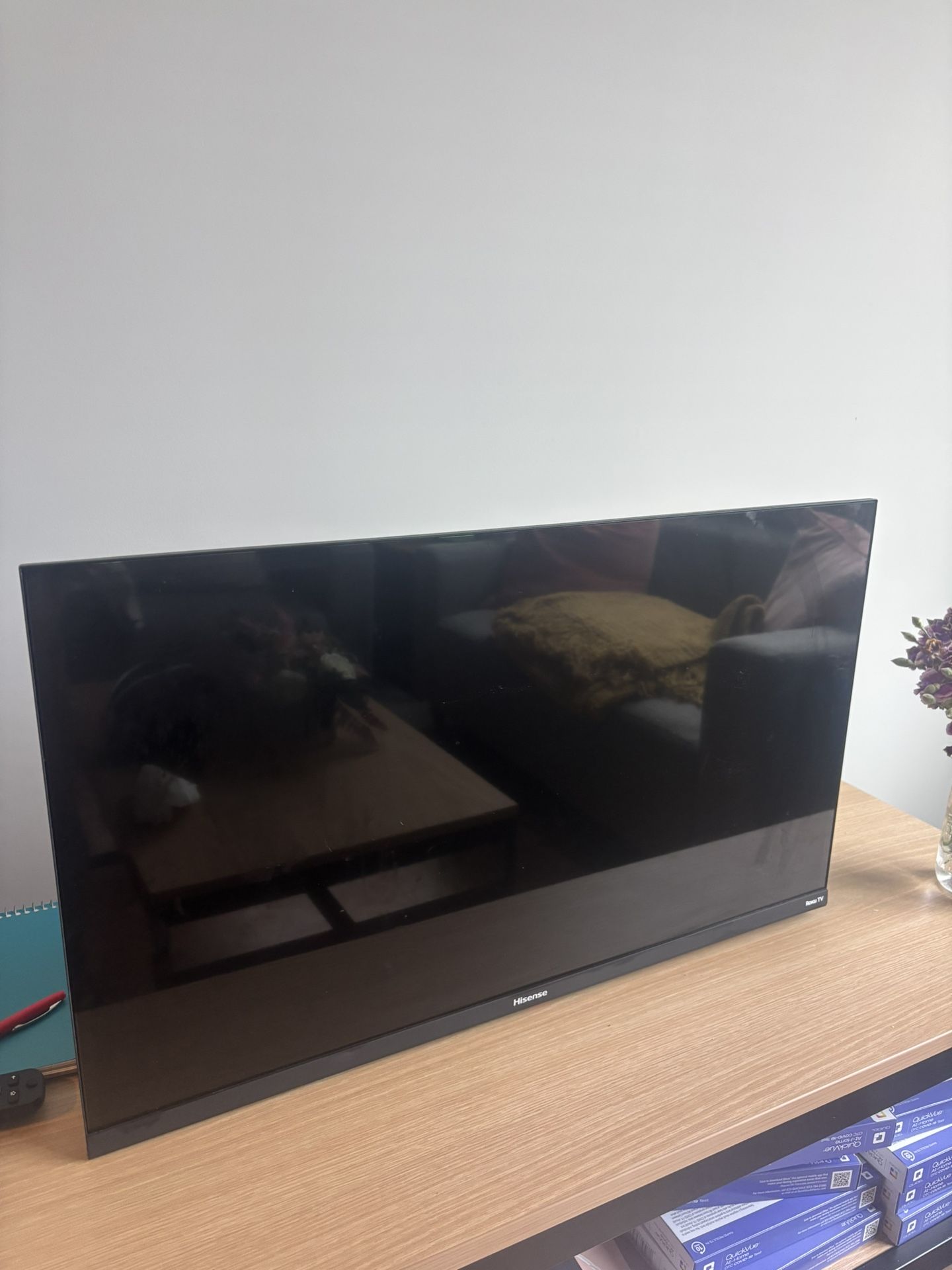 32-inch Hisense Roku Smart TV