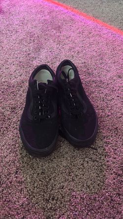 Black low top vans size 8 in woman