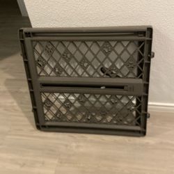 Dog/kids Doorway Gate