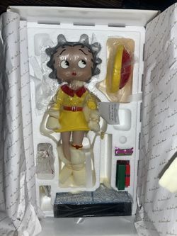 Betty Boop Shopping Spree