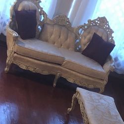 FRENCH PROVINCIAL BEAUTIFUL AND ELEGANT LIVING ROOM SET $1200