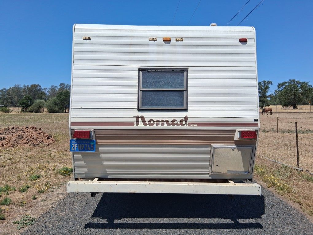 86 Nomad Trailer 25ft