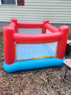 Toddler bounce house