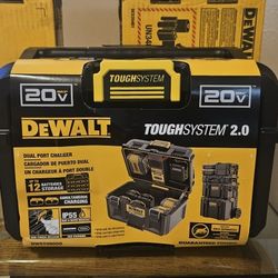 Dewalt ⚡️ DUAL PORT CHARGER NEW 