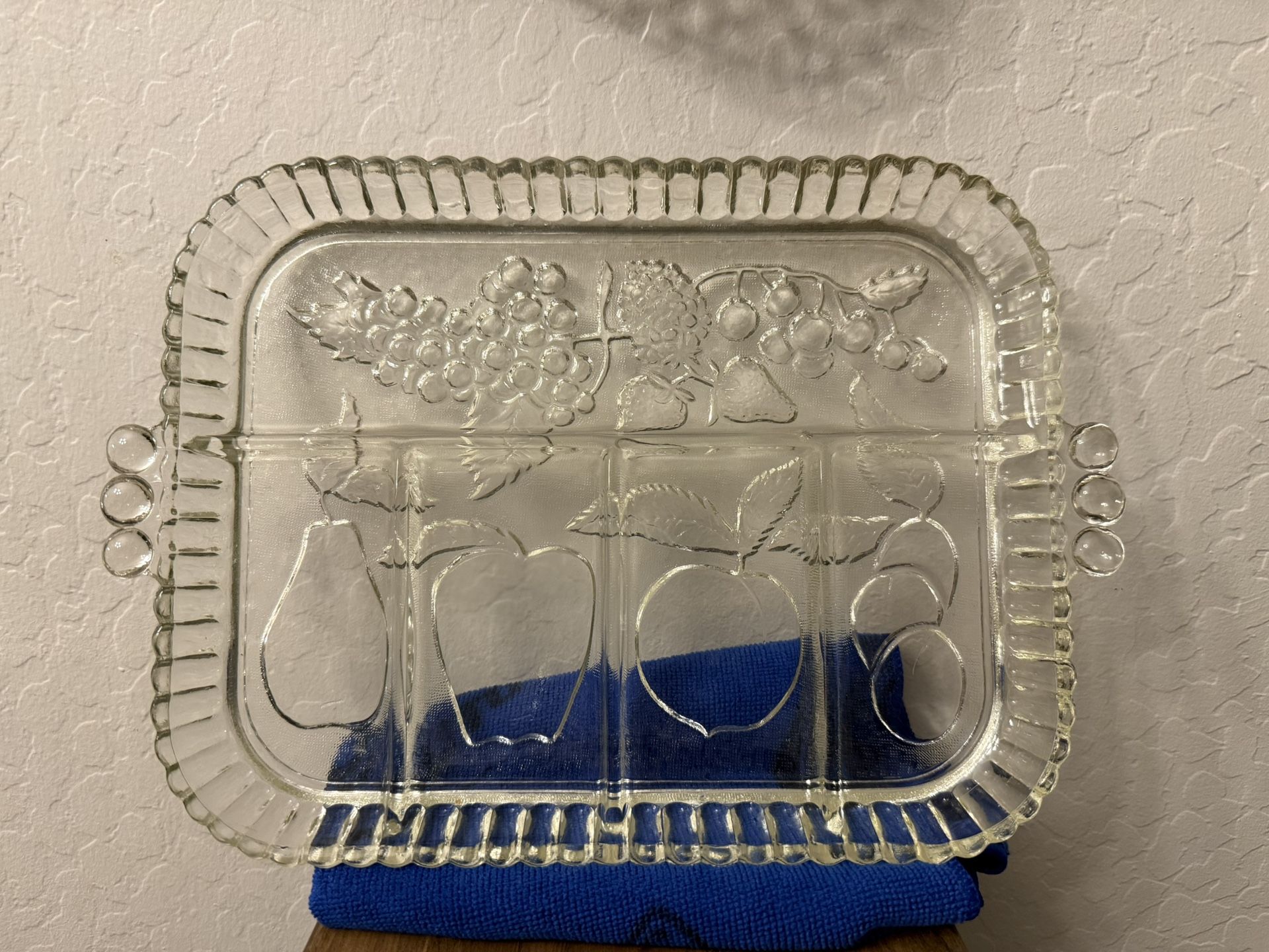 VINTAGE GLASS TRAY