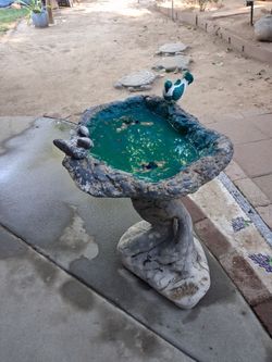 (1) Bird Bath