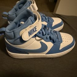 Nike Kids' Court Borough Mid 2  6.5Y