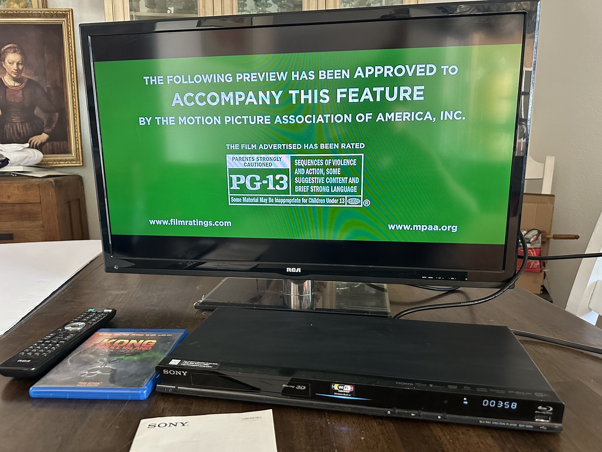 RCA LED HGTV 32” With Remote And Sony Blue Ray