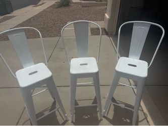 Set of 3 white metal bar stools