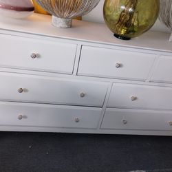 CUTE DRESSER AT PICKY PINCHERS 3643 5TH AVE N ST PETE OPEN NOON TO 6 PM FREE DELIVERY 