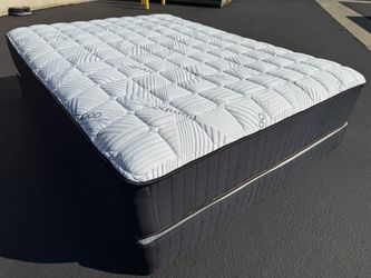Cal King Royal Bamboo Supreme Mattress and Boxspring!