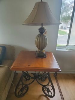 2 Tables with lamp