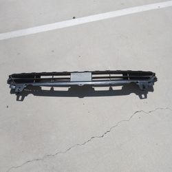 21 Grille Front Lower Kia Telluride
