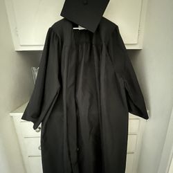 Graduation Gown Black Size 5’7 - 5’9