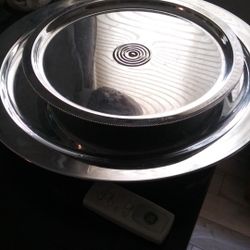 Spinning cake trays