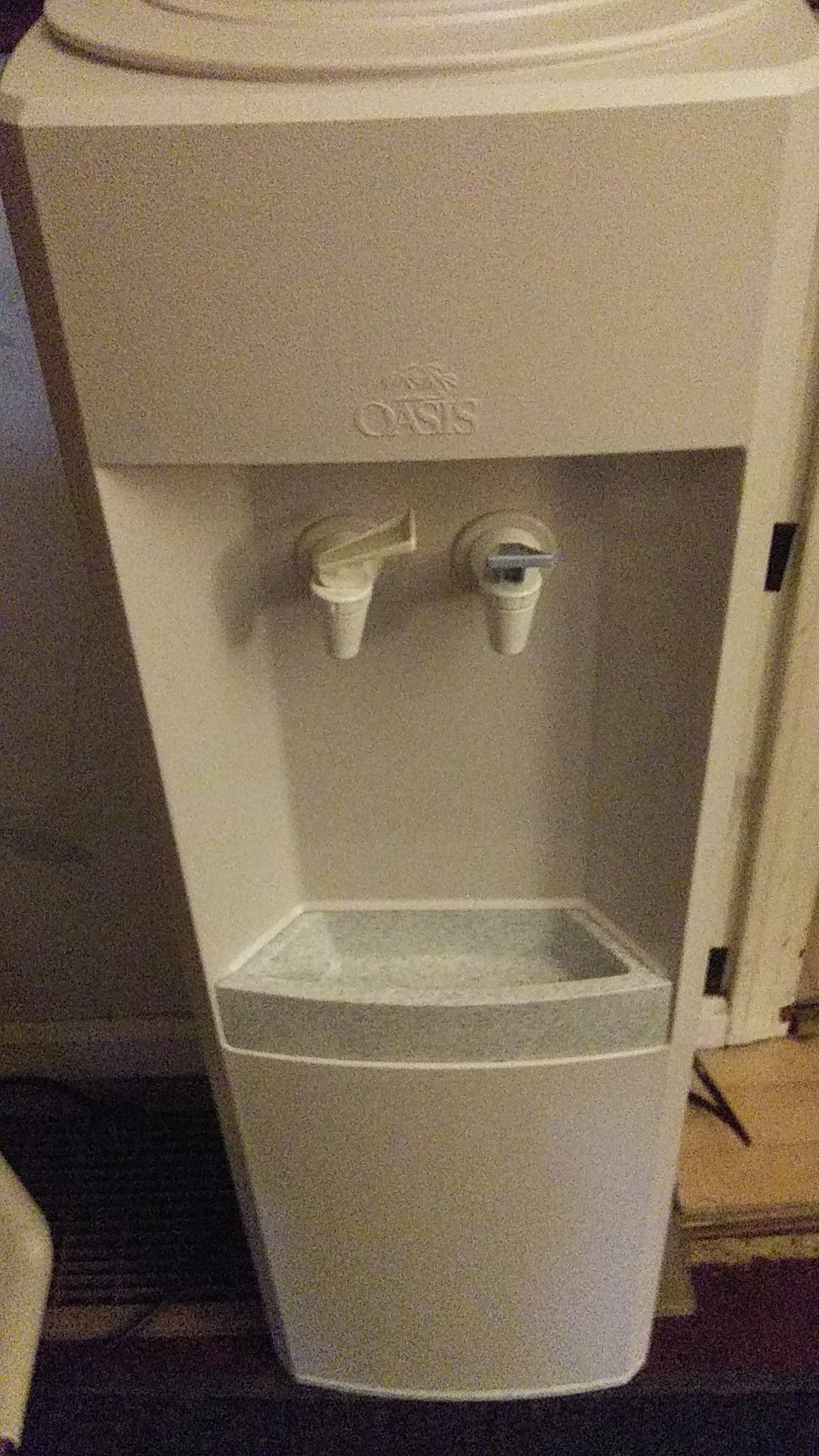 Oasis water cooler brand new