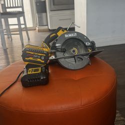 Dewalt 60V Rear Handle Worm Drive Circular Saw 7 1/4