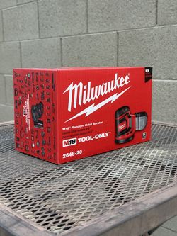 Milwaukee 2648-20 M18 5 in Random Orbit Sander — Tool Only, New in Box