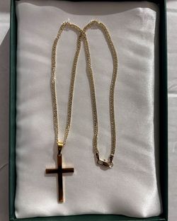 Cross Pendant With Chain