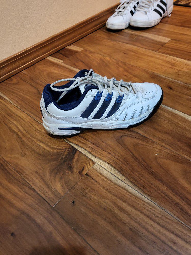 Vintage Adidas Shoes 90s for Sale in Redmond, WA - OfferUp