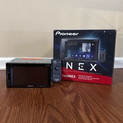 Pioneer AVH-1440NEX 6.2" DVD Apple CarPlay. 