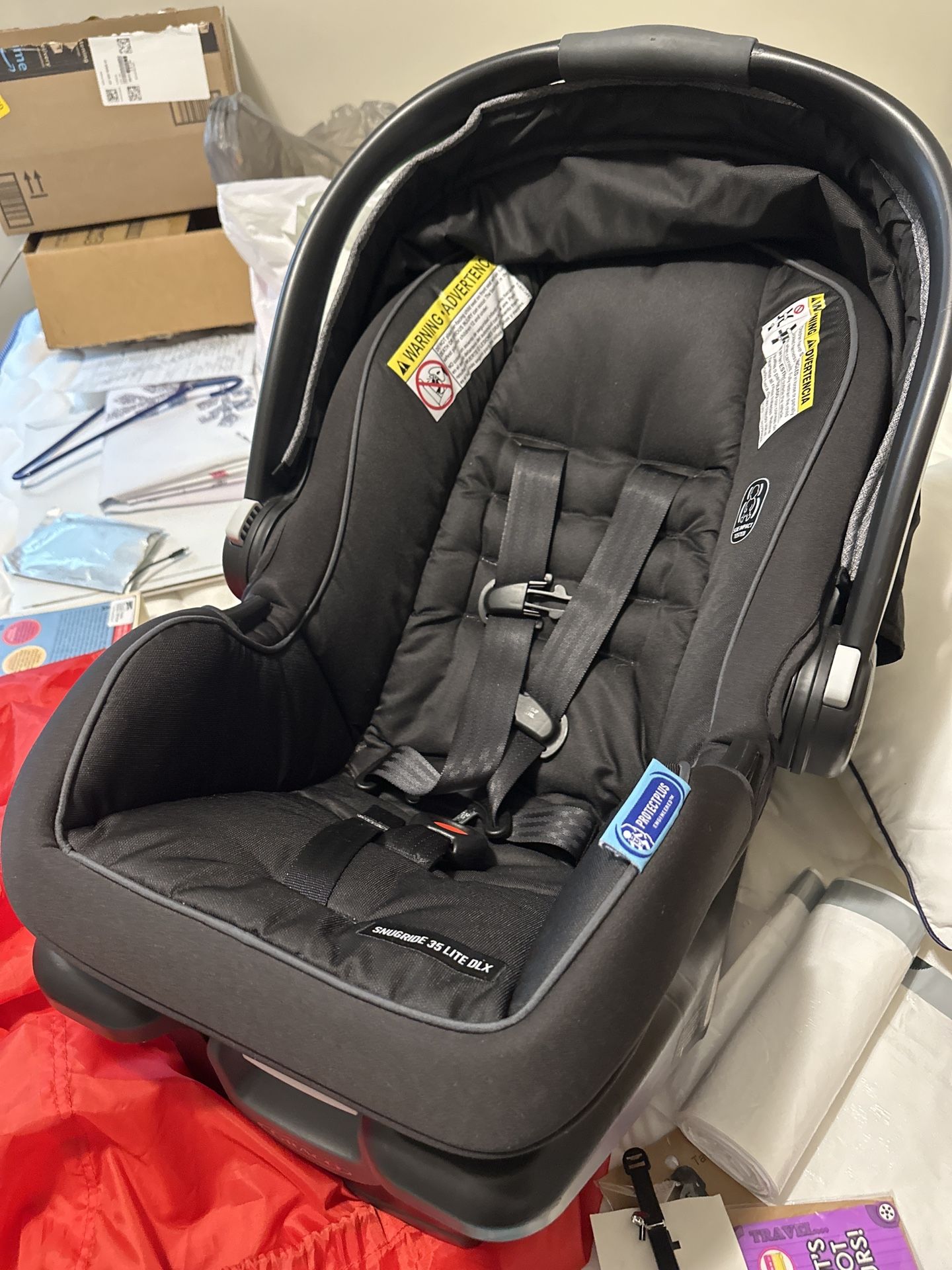 Graco SnugRide 35 Lite DLX Infant Car Seat
