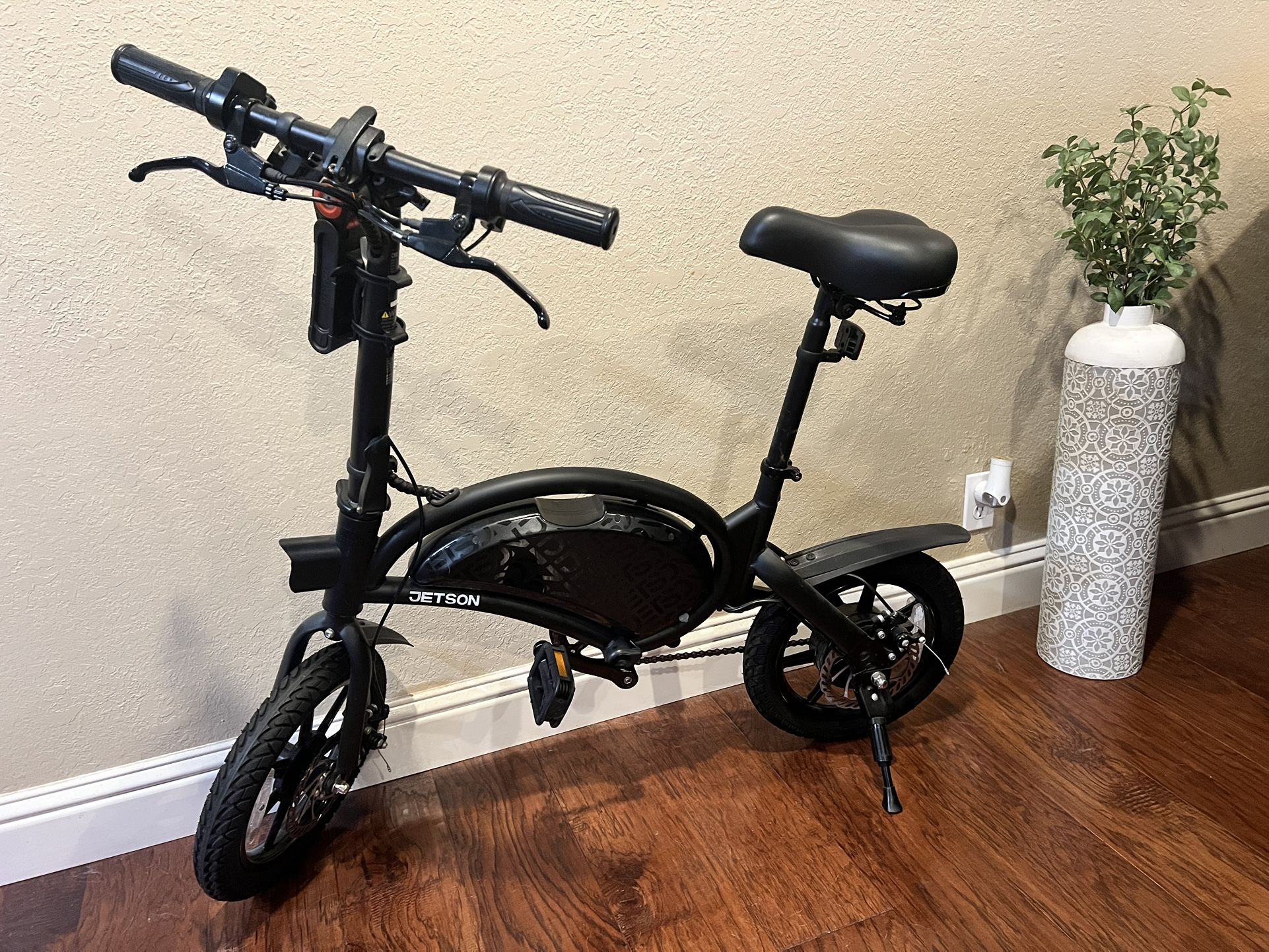 Jetson Bolt Pro Folding Electric Bike