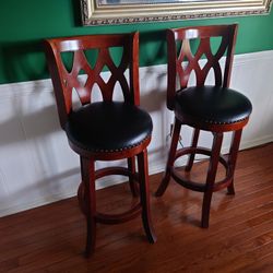 Wooden  Swivel Barstool (Set of 2) Will consider your best offer.