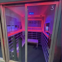 Almost BRAND NEW 4/5 person full spectrum INFRARED SAUNA