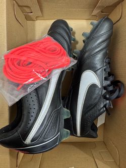 Nike women’s Tiempo Flight cleats