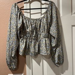 Women’s Top Size L