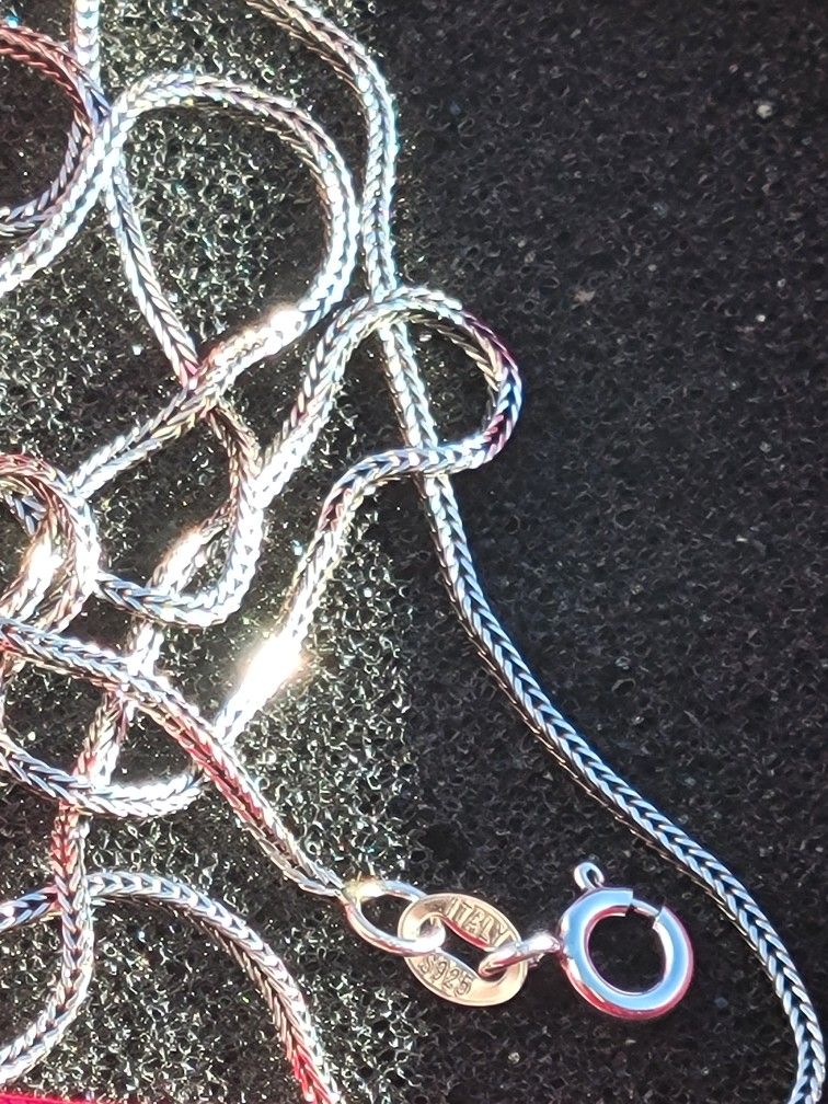 Real 925 Sterling Silver Necklace 1.0mm Thin Wheat Link Chain S925 18"
☆ Italian Sterling Silver 
Beautiful Necklace 
- Will Last a lifetime 
Nick