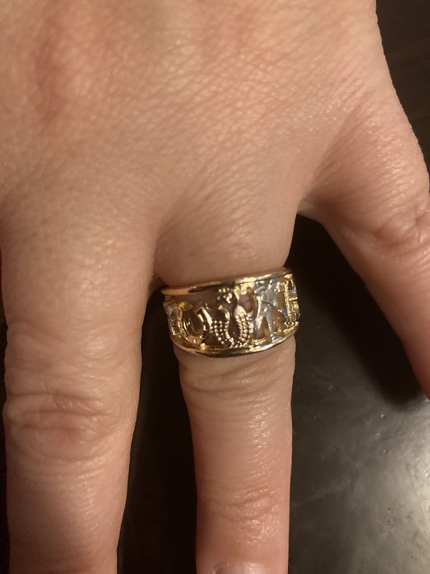 Anillo de las siete potencias de la suerte (ring)