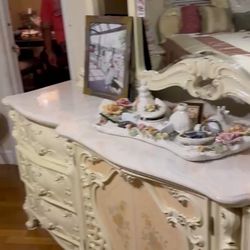 Antique Queen Bedroom Set