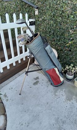 Mixed Set Of Ladies Golf Clubs