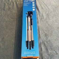Light Tripod