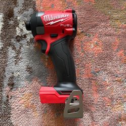 Milwaukee M18 Fuel 1/4 Hex Impact Driver (2953-20)
