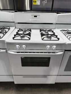 Frigidaire white 4 burner range stove