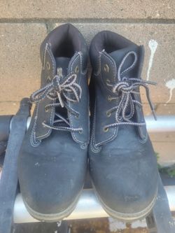 Boys boots /Size 6