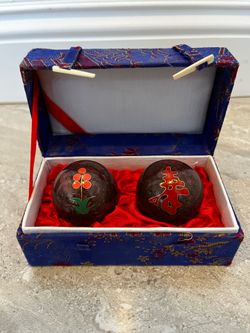 Chinese Balls w/ Chimes Hand Stress Relief Ying Yang Musical Balls