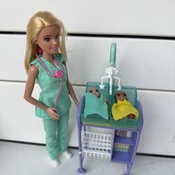 Barbie Careers Baby Doctor Playset with Blonde Fashion Doll, 2 Baby Dolls, Furniture & Accessories