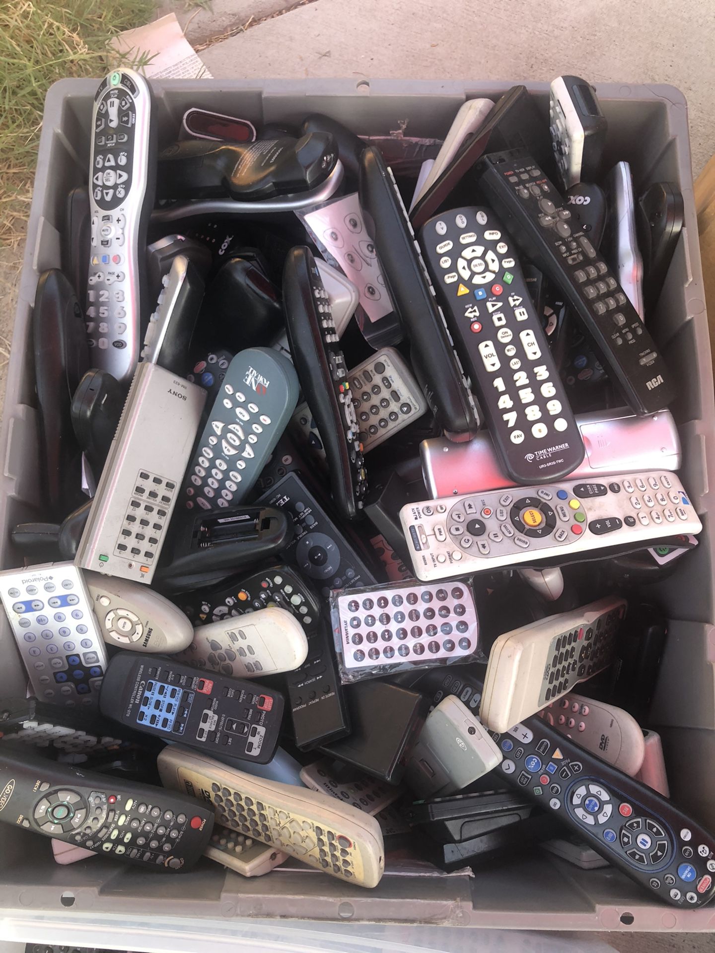 Bulk Various And Mixed Models Of VCR/TV/DVD Remote Controls NOT TESTED