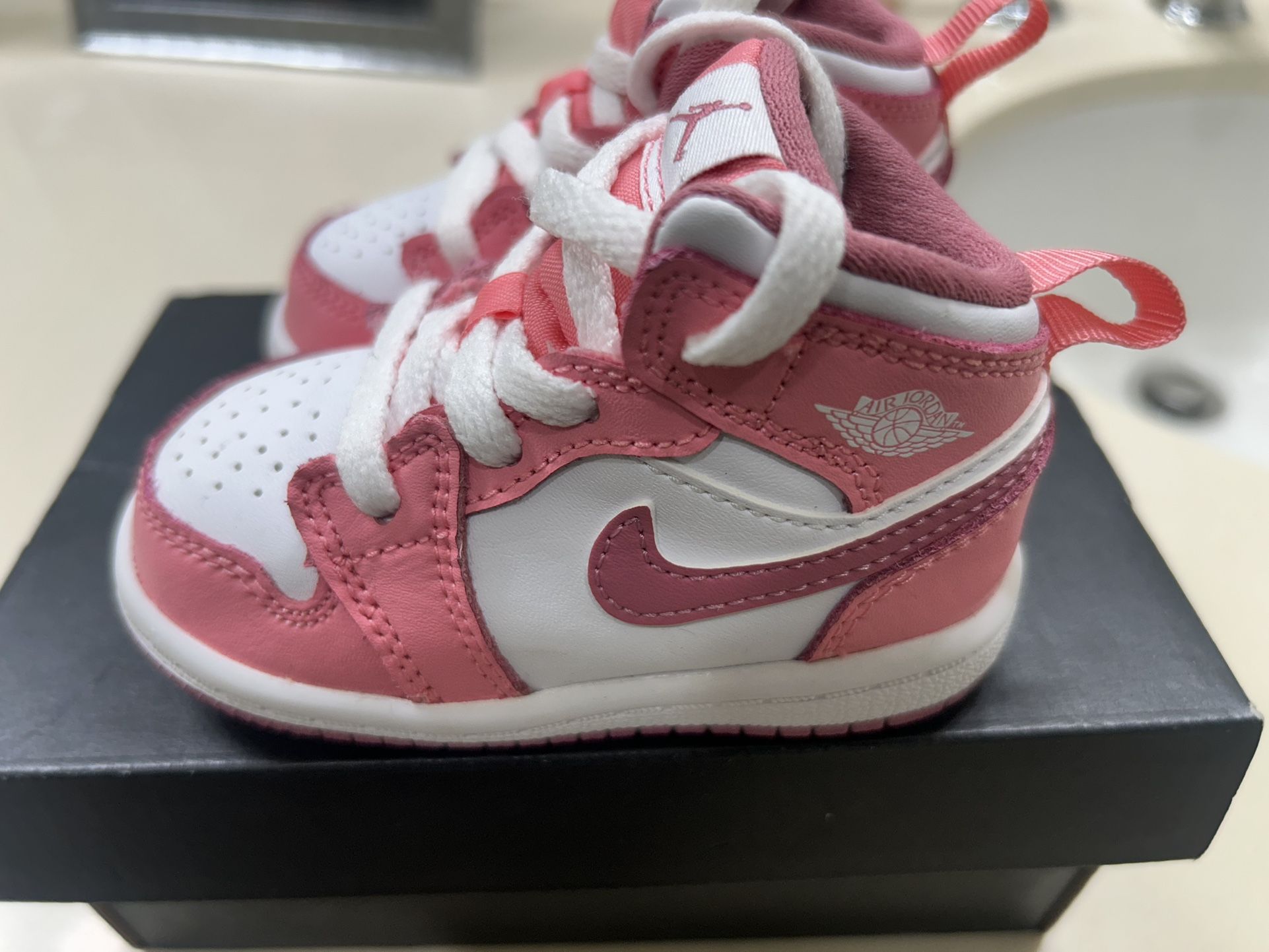 Air Jordan 4C. 39$ New Baby infant 4C Size 39$